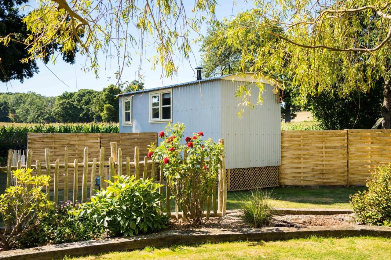 The Hideaway Hut - 1 Bed Shepherds Hut - Hereford Zewnętrze zdjęcie