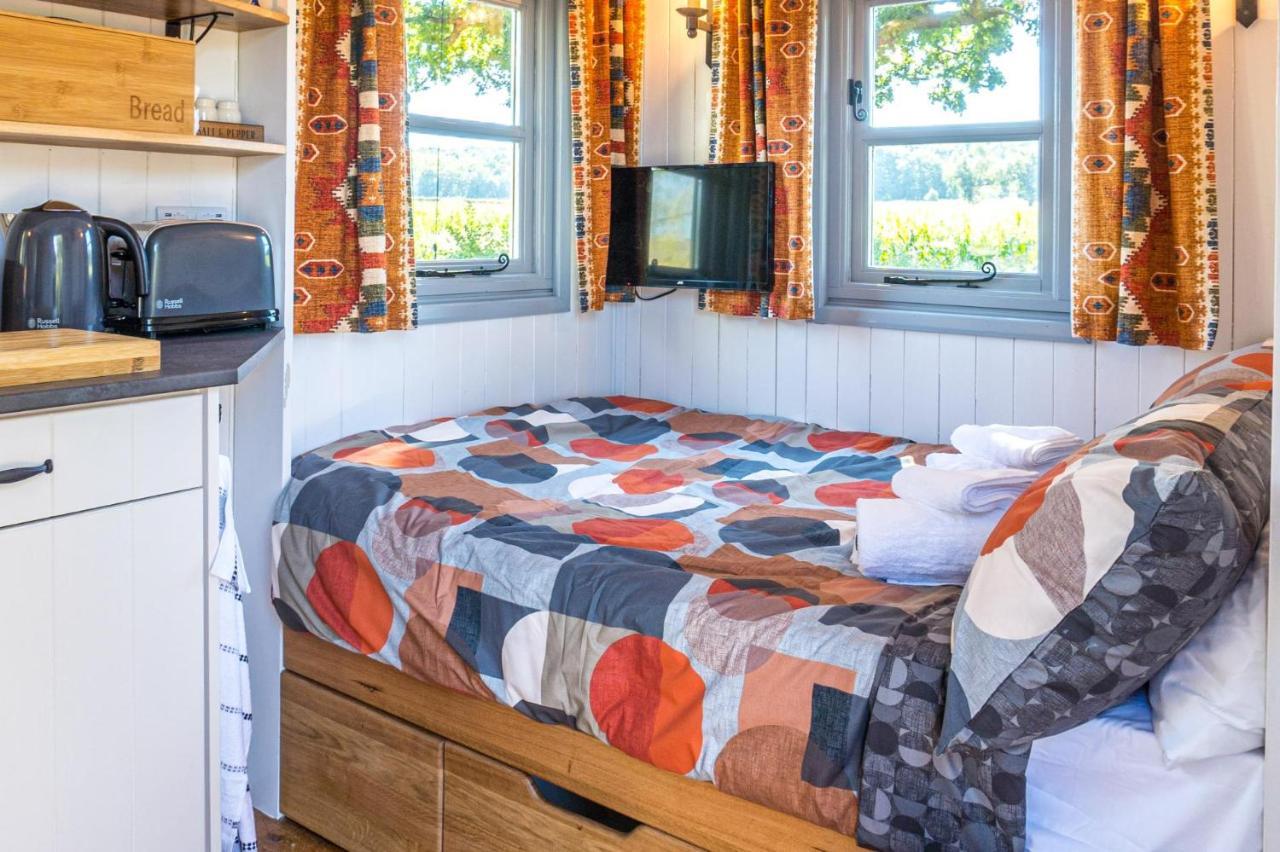 The Hideaway Hut - 1 Bed Shepherds Hut - Hereford Zewnętrze zdjęcie