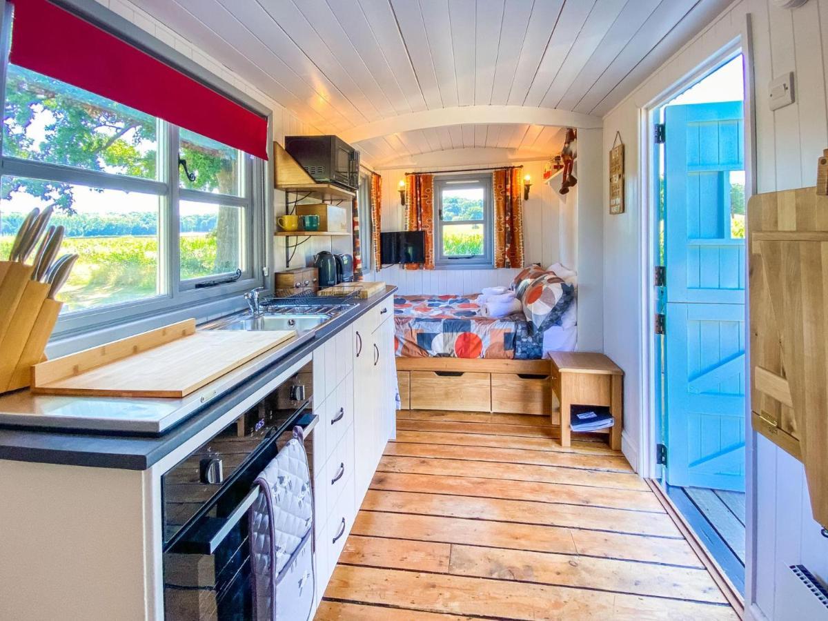 The Hideaway Hut - 1 Bed Shepherds Hut - Hereford Zewnętrze zdjęcie